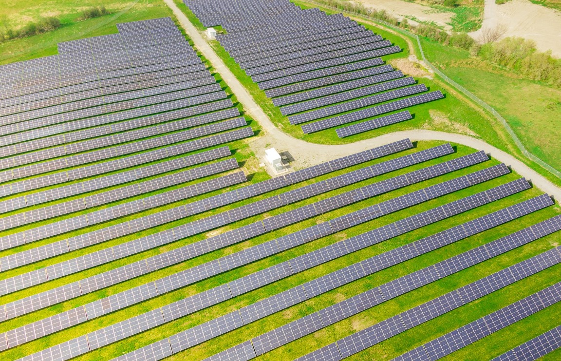 4 Schritte um in einen Solarpark zu investieren - Titelbild